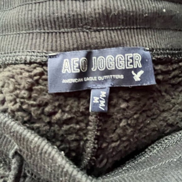 American Eagle High-Waisted Sherpa Joggers - Picture 4 of 7